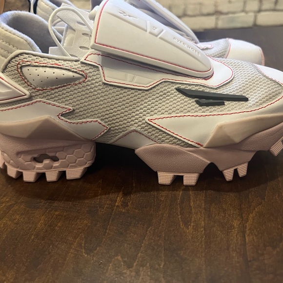 Reebok Experiment 4 Trail Fury
Pyer Moss Ash Lily - Picture 7 of 8